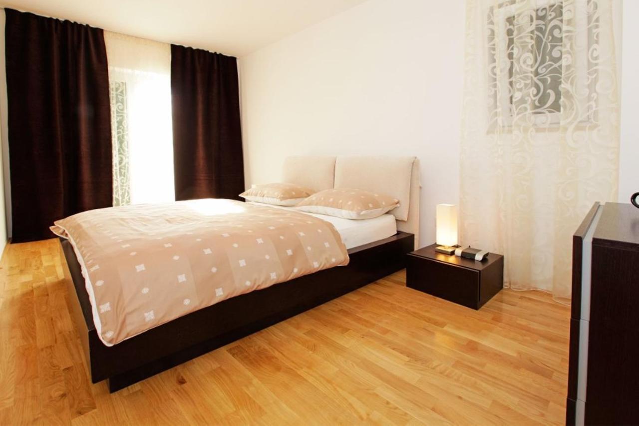 Apartment Bol A6 With Pool From 45 Eur Per Person מראה חיצוני תמונה