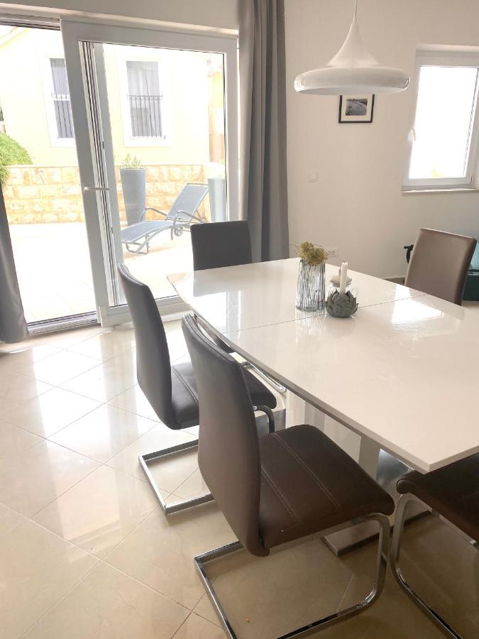 Apartment Bol A6 With Pool From 45 Eur Per Person מראה חיצוני תמונה